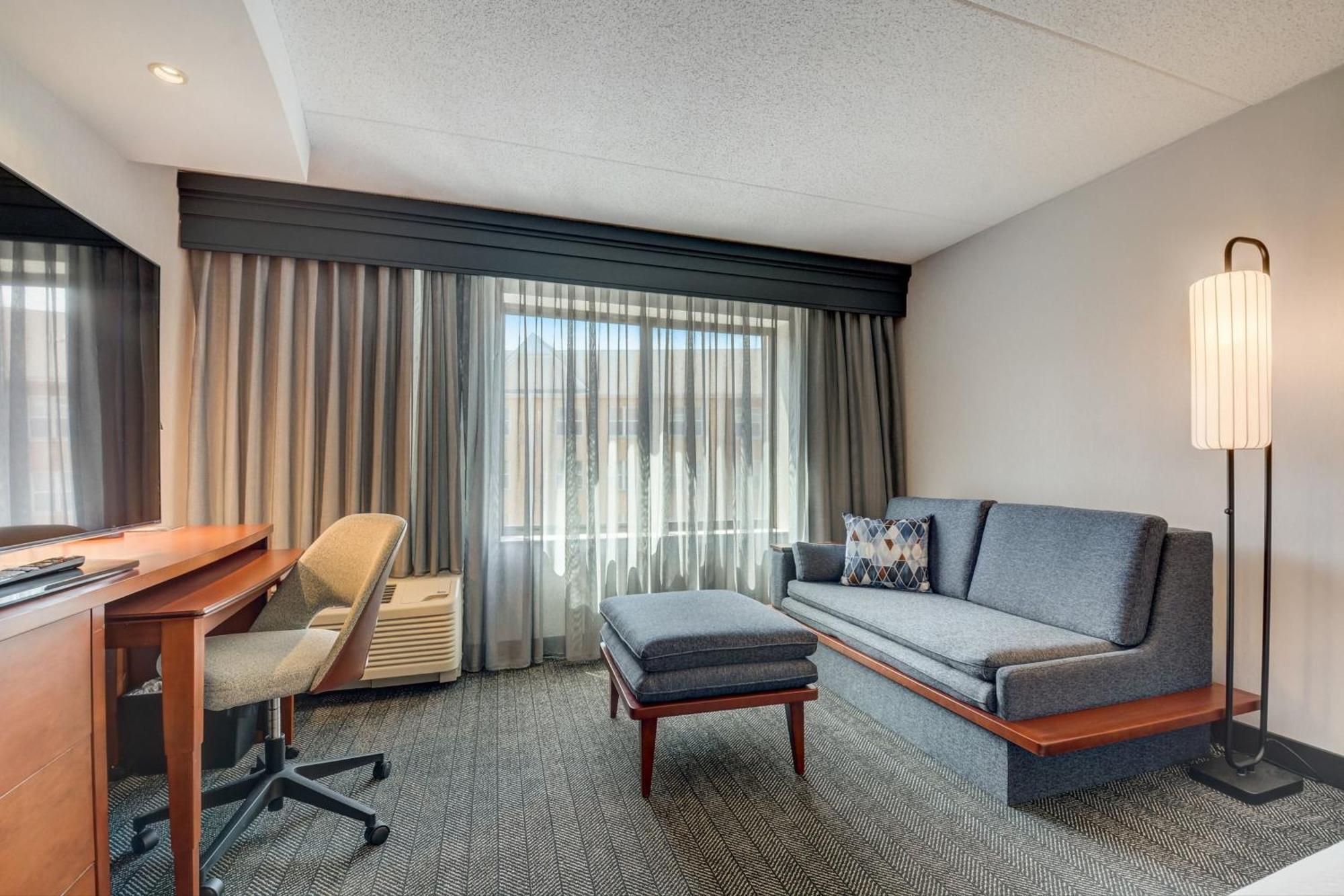 Courtyard Cincinnati North At Union Centre West Chester Exteriér fotografie